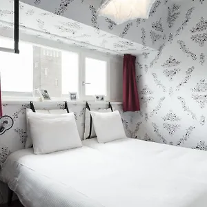 Hotel Kaboom ***